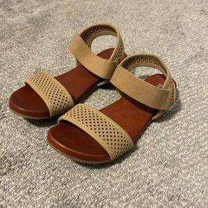 Mia beige sandals with ankle straps size 8